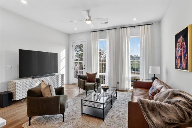 1291 Longreen NW Terrace 7, Atlanta, GA 30318