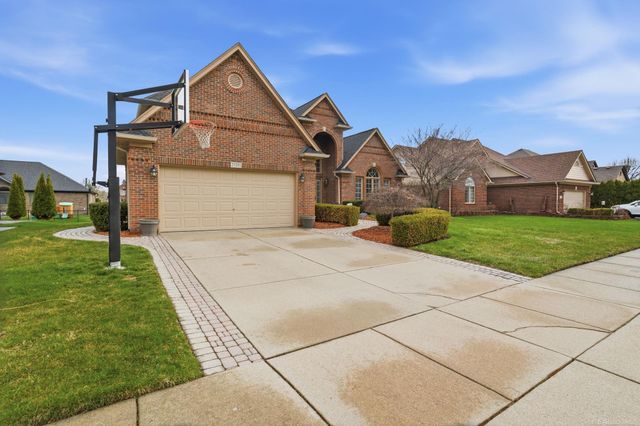 21351 Bunker Drive, Macomb Twp, MI 48042