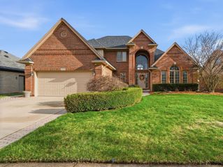 21351 Bunker Drive, Macomb Twp, MI 48042