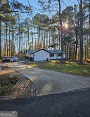 135 Windy Hill Road, Fayetteville, GA 30214