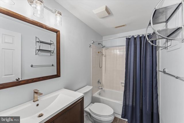 1431 NEWPORT SPRINGS CT, Reston, VA 20194