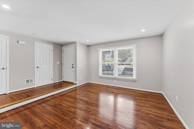 1431 NEWPORT SPRINGS CT, Reston, VA 20194