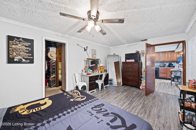 3774 E Blue Lick Rd, Louisville, KY 40229