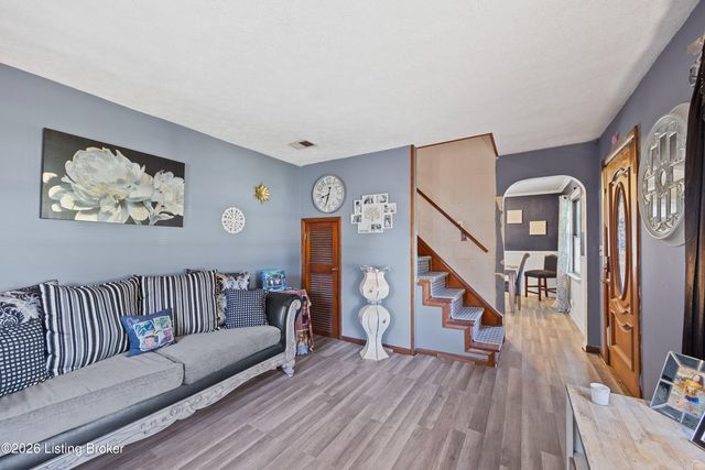 3774 E Blue Lick Rd, Louisville, KY 40229
