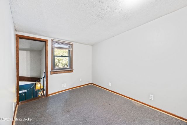 3774 E Blue Lick Rd, Louisville, KY 40229