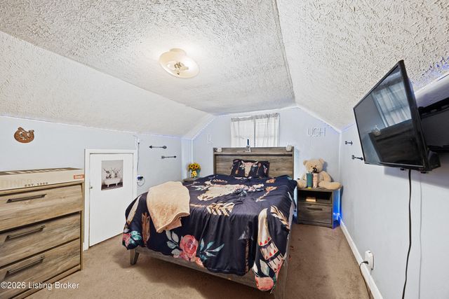 3774 E Blue Lick Rd, Louisville, KY 40229
