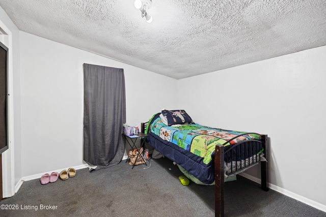 3774 E Blue Lick Rd, Louisville, KY 40229