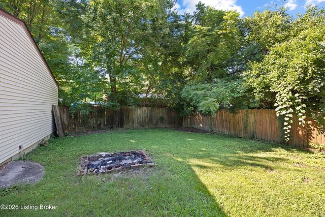 3774 E Blue Lick Rd, Louisville, KY 40229