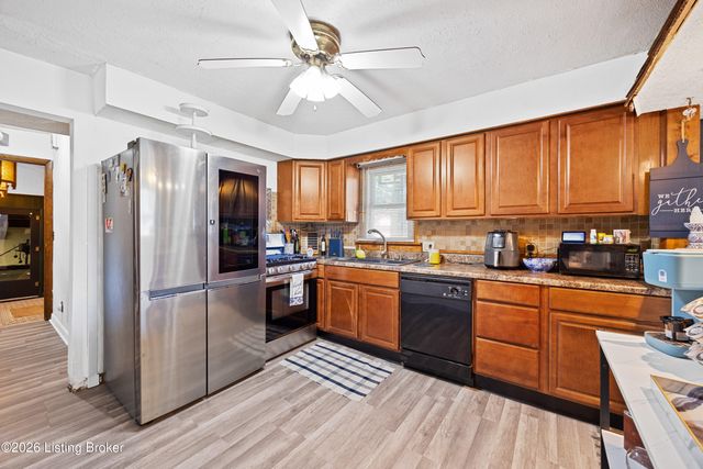 3774 E Blue Lick Rd, Louisville, KY 40229