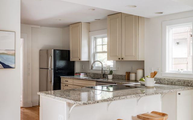 170 Garden Street, Cambridge, MA 02138