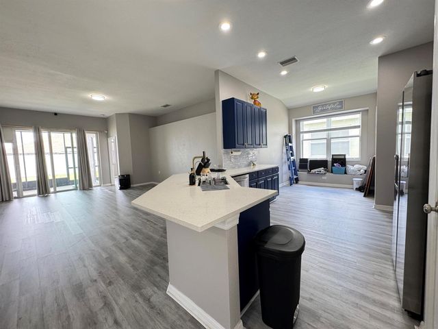 10868 Standing Stone Drive, Wimauma, FL 33598