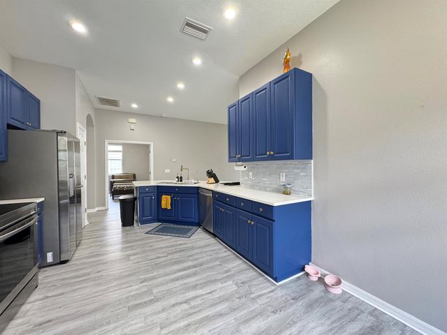 10868 Standing Stone Drive, Wimauma, FL 33598