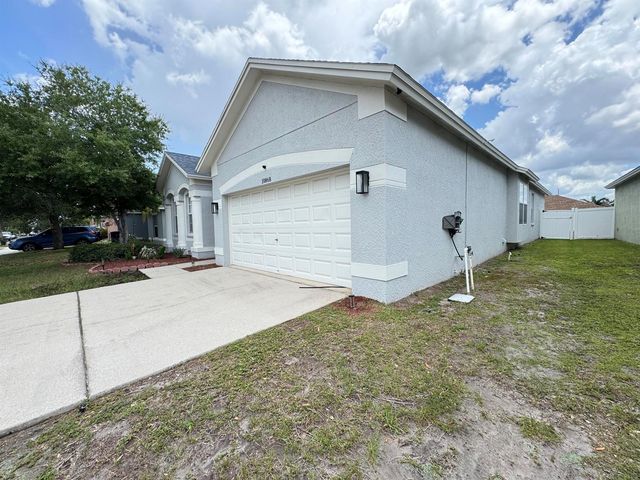 10868 Standing Stone Drive, Wimauma, FL 33598