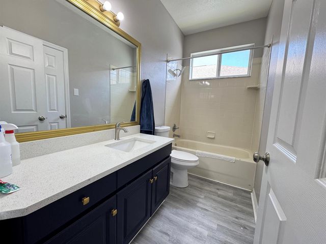 10868 Standing Stone Drive, Wimauma, FL 33598