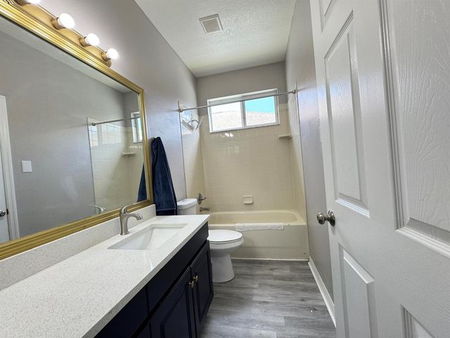 10868 Standing Stone Drive, Wimauma, FL 33598