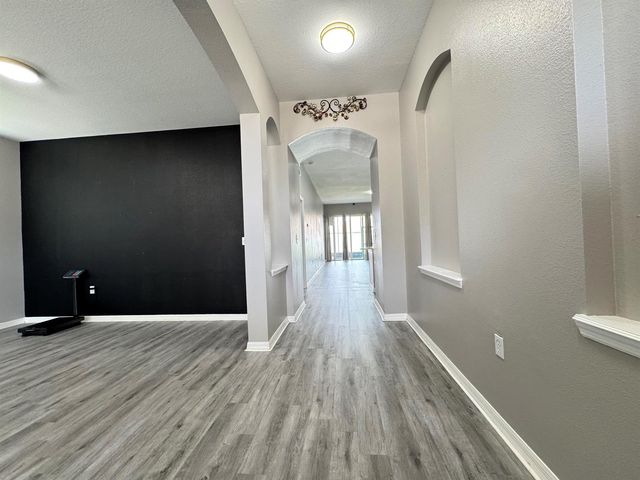 10868 Standing Stone Drive, Wimauma, FL 33598