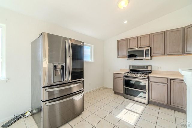 2425 Atlanta Ave, Pueblo, CO 81003