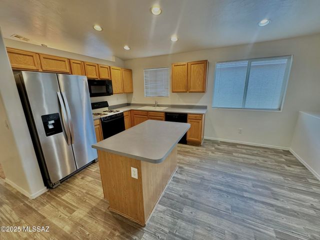 6070 N Panorama Park Drive, Tucson, AZ 85704