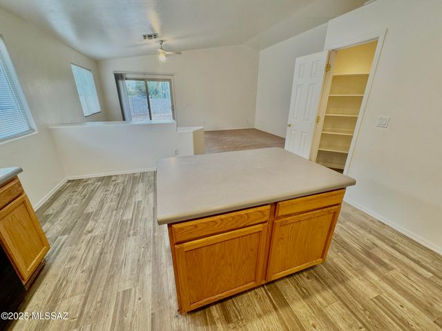 6070 N Panorama Park Drive, Tucson, AZ 85704