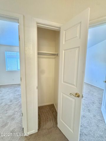 6070 N Panorama Park Drive, Tucson, AZ 85704