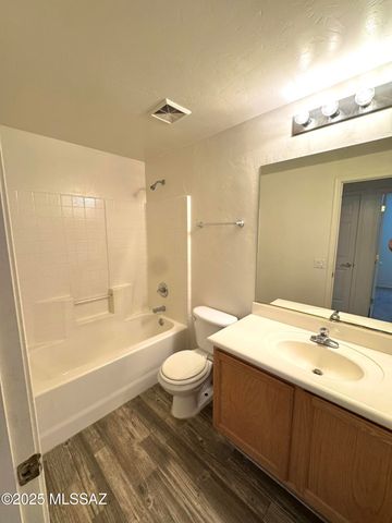 6070 N Panorama Park Drive, Tucson, AZ 85704