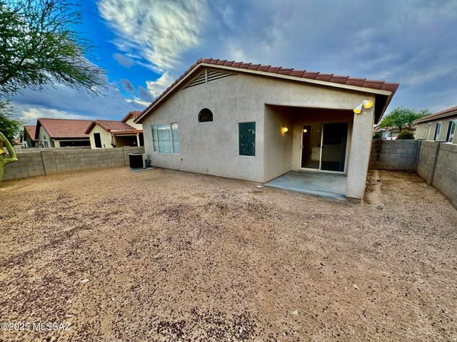 6070 N Panorama Park Drive, Tucson, AZ 85704