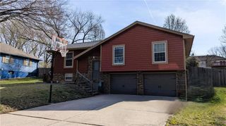 6817 NW Pleasant View Drive, Parkville, MO 64152