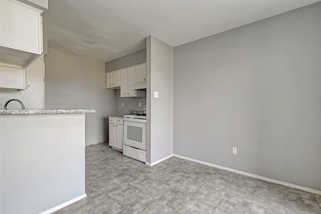 13480 S Thorntree Drive 1202, Houston, TX 77015