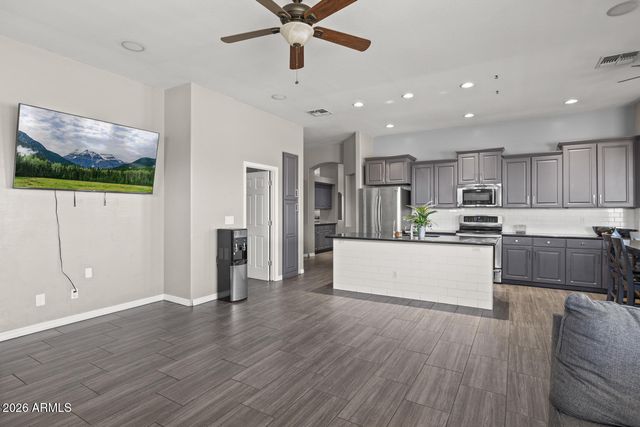 5618 S 100TH Avenue, Tolleson, AZ 85353