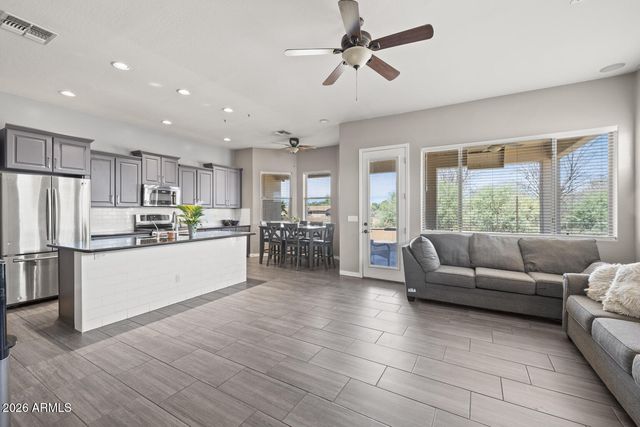 5618 S 100TH Avenue, Tolleson, AZ 85353