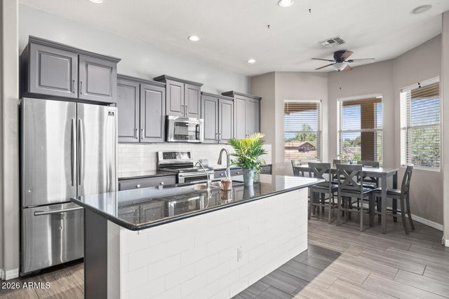 5618 S 100TH Avenue, Tolleson, AZ 85353