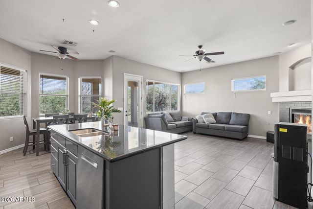 5618 S 100TH Avenue, Tolleson, AZ 85353