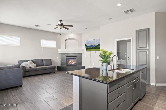 5618 S 100TH Avenue, Tolleson, AZ 85353