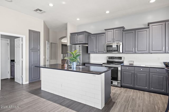5618 S 100TH Avenue, Tolleson, AZ 85353