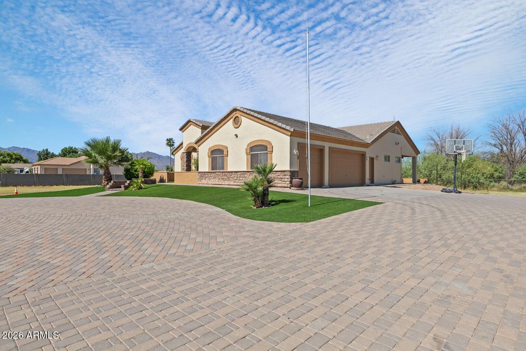 5618 S 100TH Avenue, Tolleson, AZ 85353 — photo 2