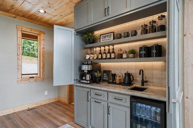 63 Granny Smith Lane, Ellijay, GA 30536