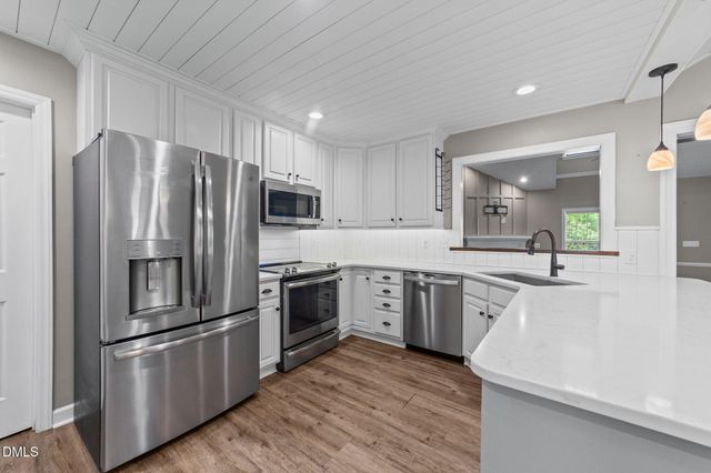 6820 Oviedo Drive, Raleigh, NC 27603