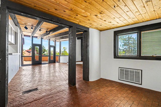 9661 Asbury Court NW, Albuquerque, NM 87114