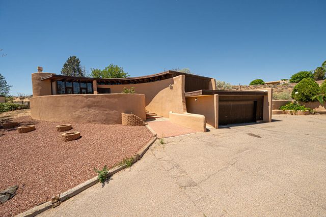 9661 Asbury Court NW, Albuquerque, NM 87114