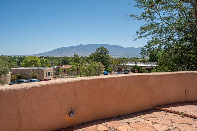 9661 Asbury Court NW, Albuquerque, NM 87114