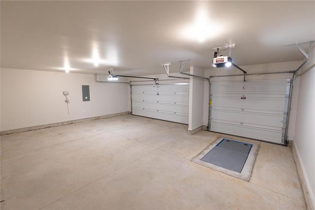 10300 SW 55th Terrace, Mustang, OK 73064