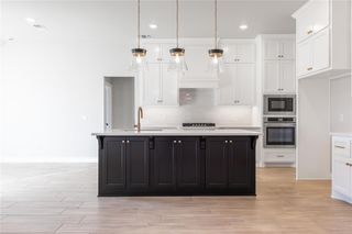 10300 SW 55th Terrace, Mustang, OK 73064