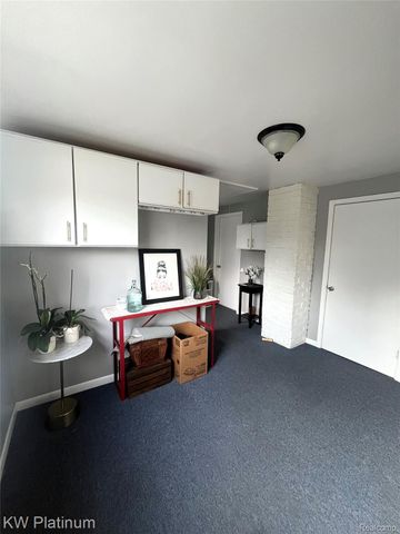 1458 E Hayes Avenue, Hazel Park, MI 48030