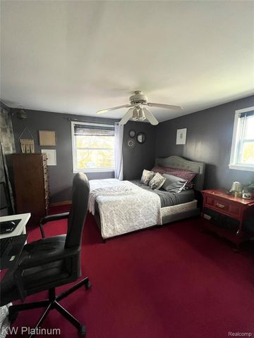 1458 E Hayes Avenue, Hazel Park, MI 48030