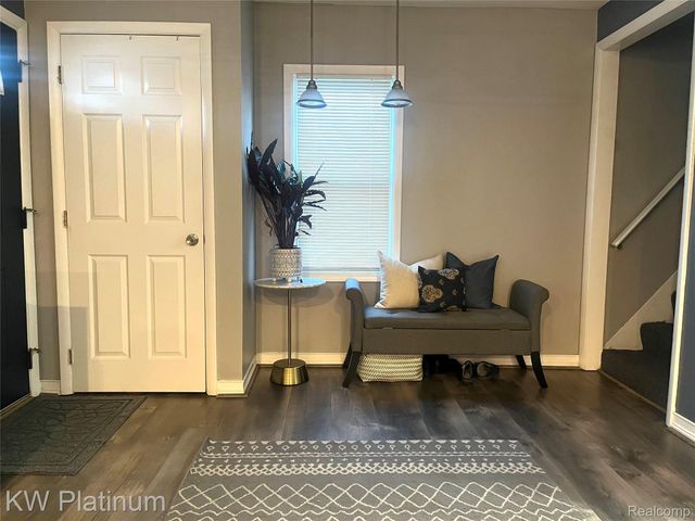 1458 E Hayes Avenue, Hazel Park, MI 48030