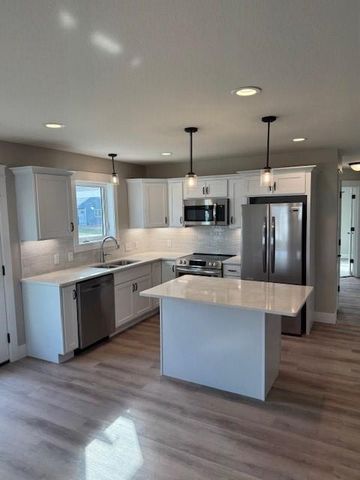 5531 Cottage Lane, Eau Claire, WI 54701