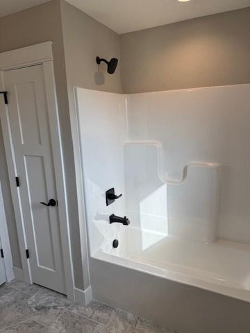 5531 Cottage Lane, Eau Claire, WI 54701