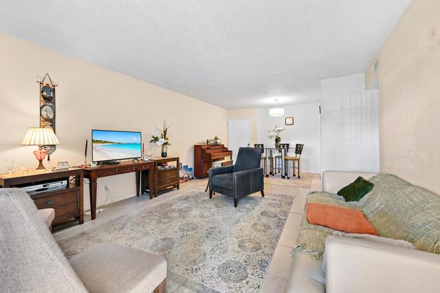 1951 NE 2nd Avenue 101i, Wilton Manors, FL 33305