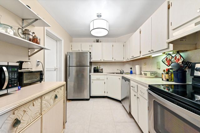 1951 NE 2nd Avenue 101i, Wilton Manors, FL 33305