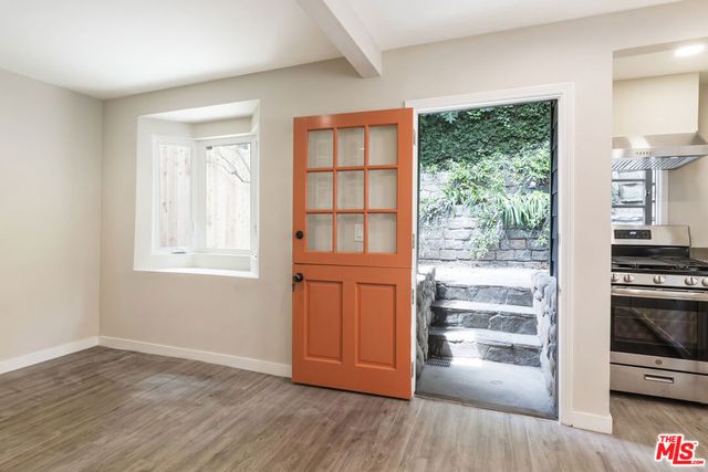 937 N Beverly Glen Boulevard, Los Angeles, CA 90077